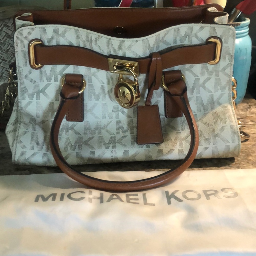 LIKE NEW MK Purse